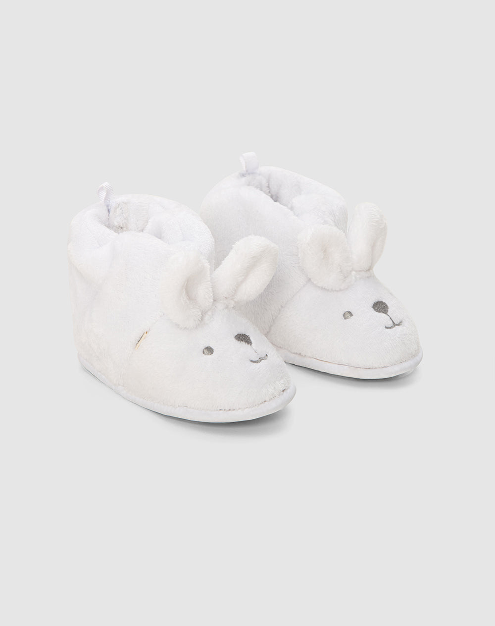 Babuchas de conejo blancas