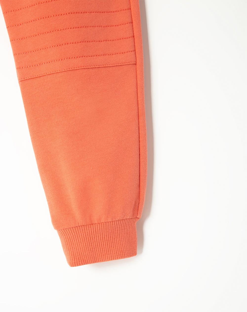 Jogger regular fit tiro medio naranja