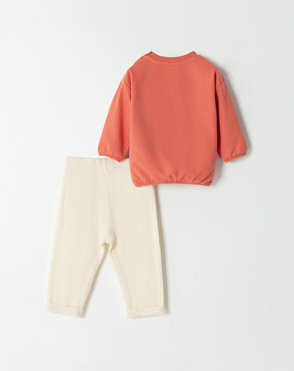 Conjunto buzo naranja + pantalon largo