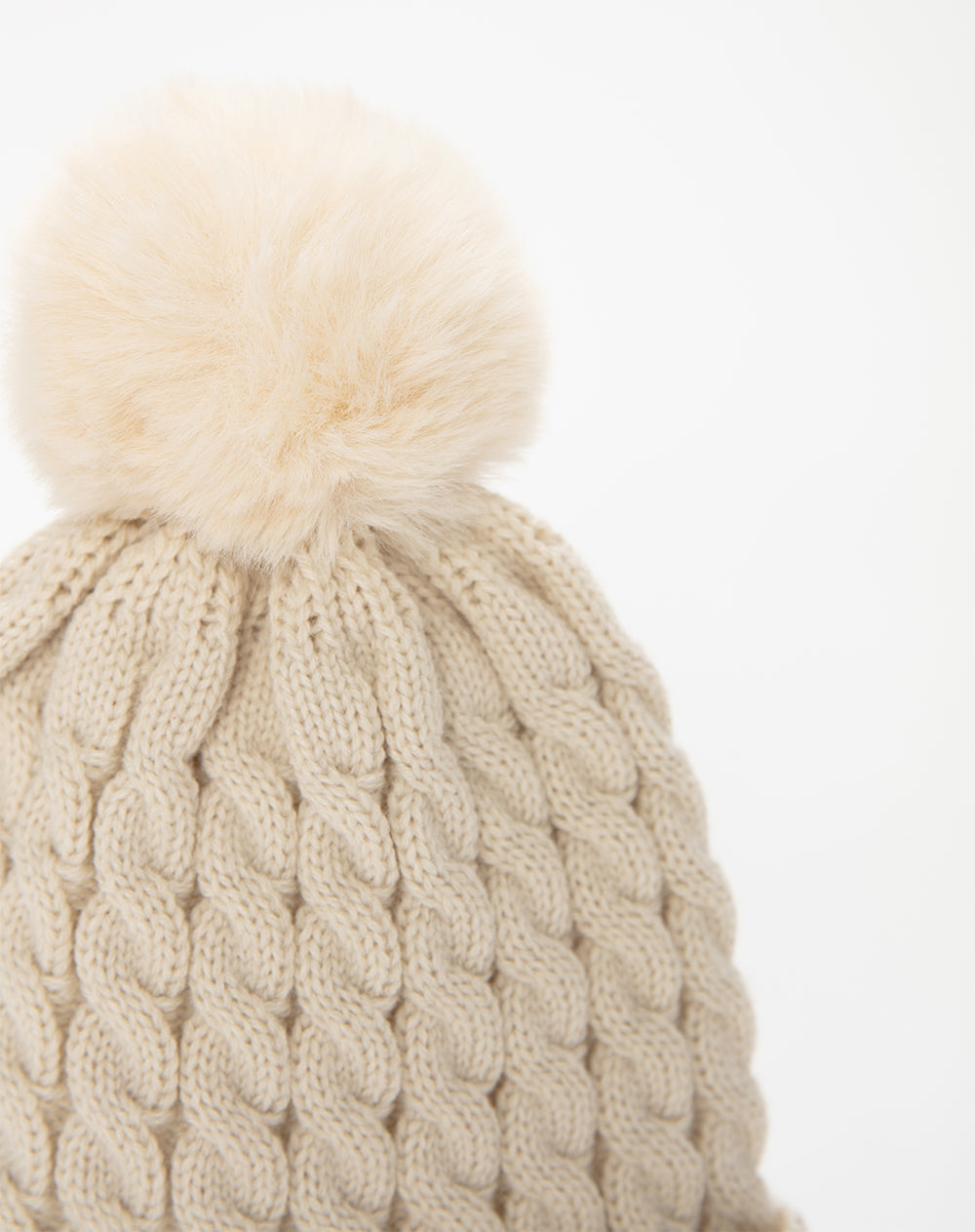 Gorro tejido beige